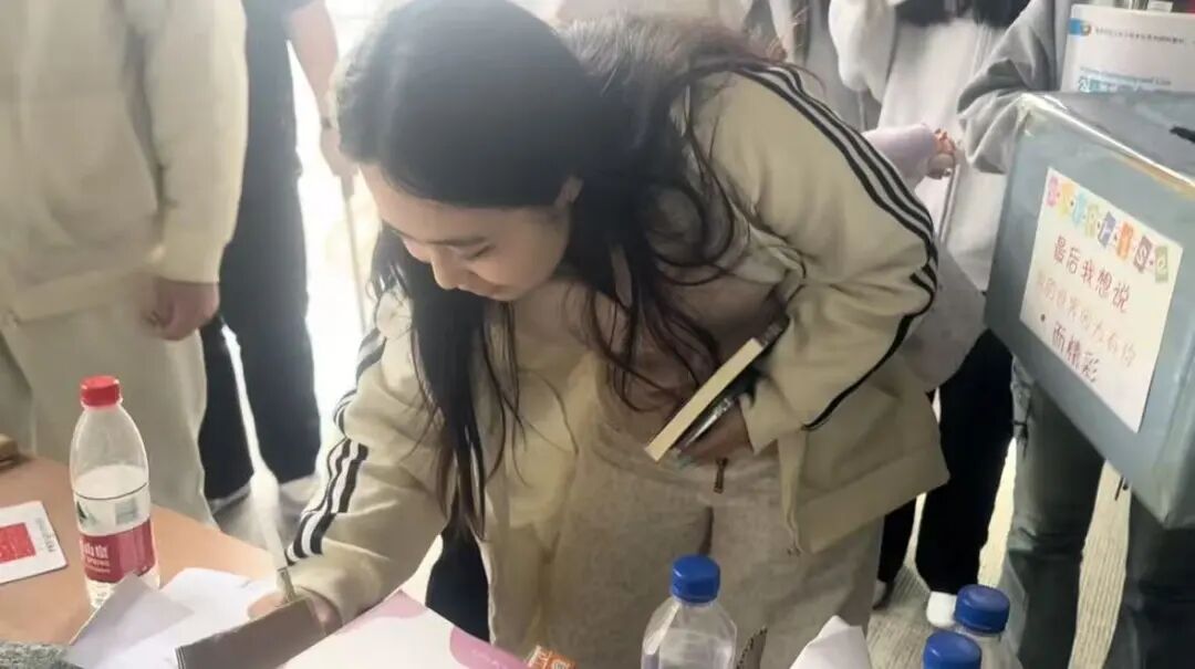 b2f2ab00c12dcf2865a14635c0e627c2.jpg